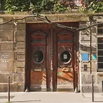Mije Marais Hostel