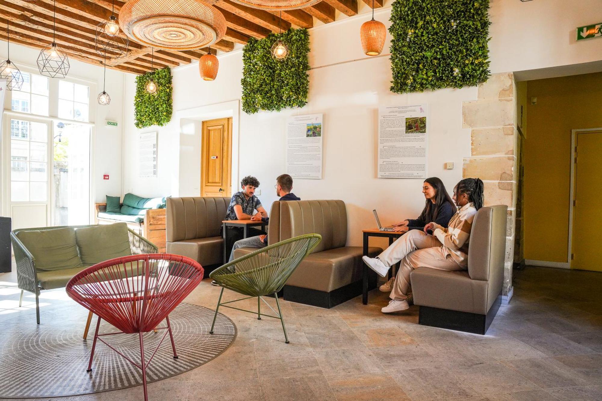 Mije Marais Hostel