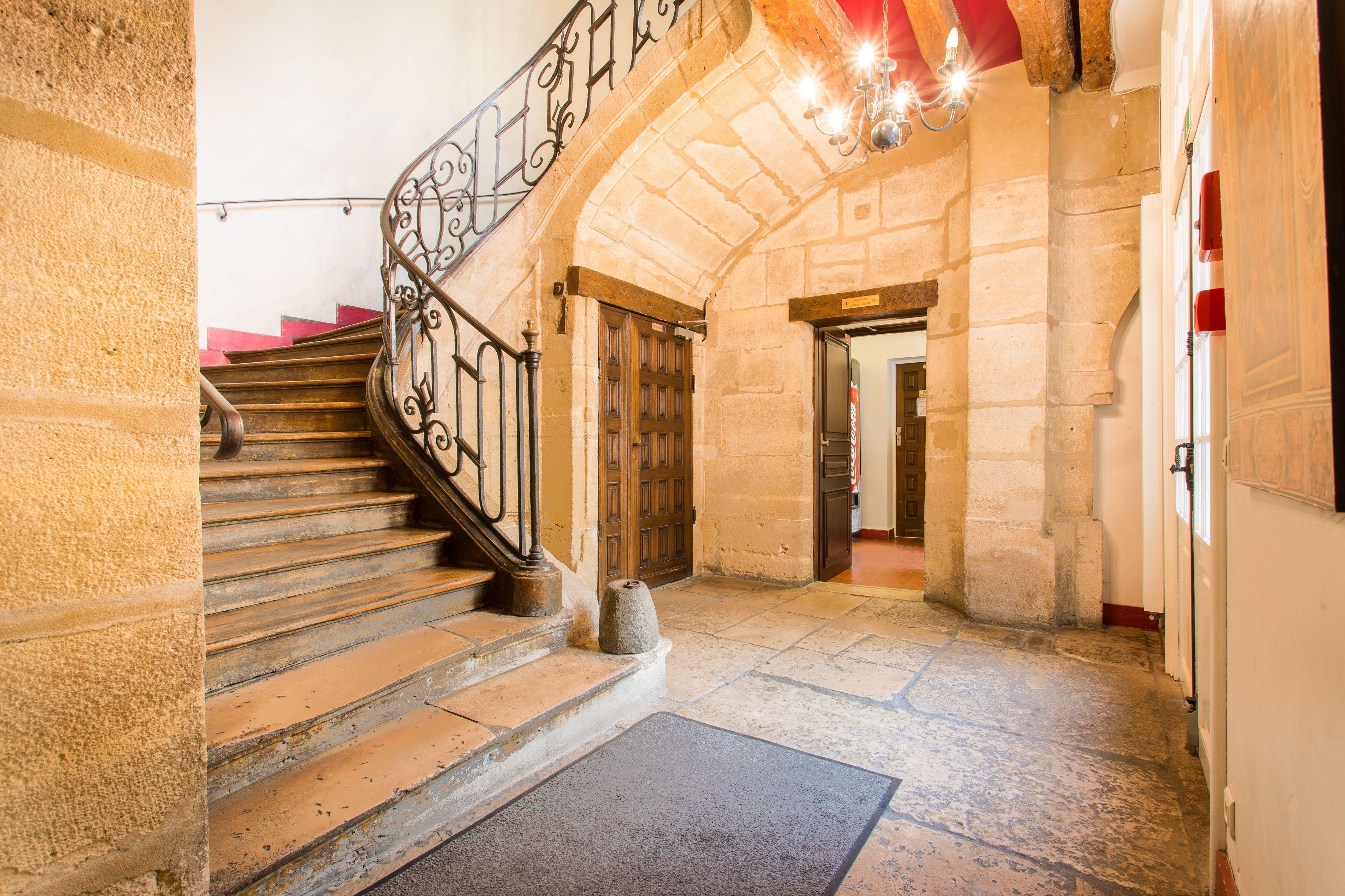 Mije Marais Hostel *