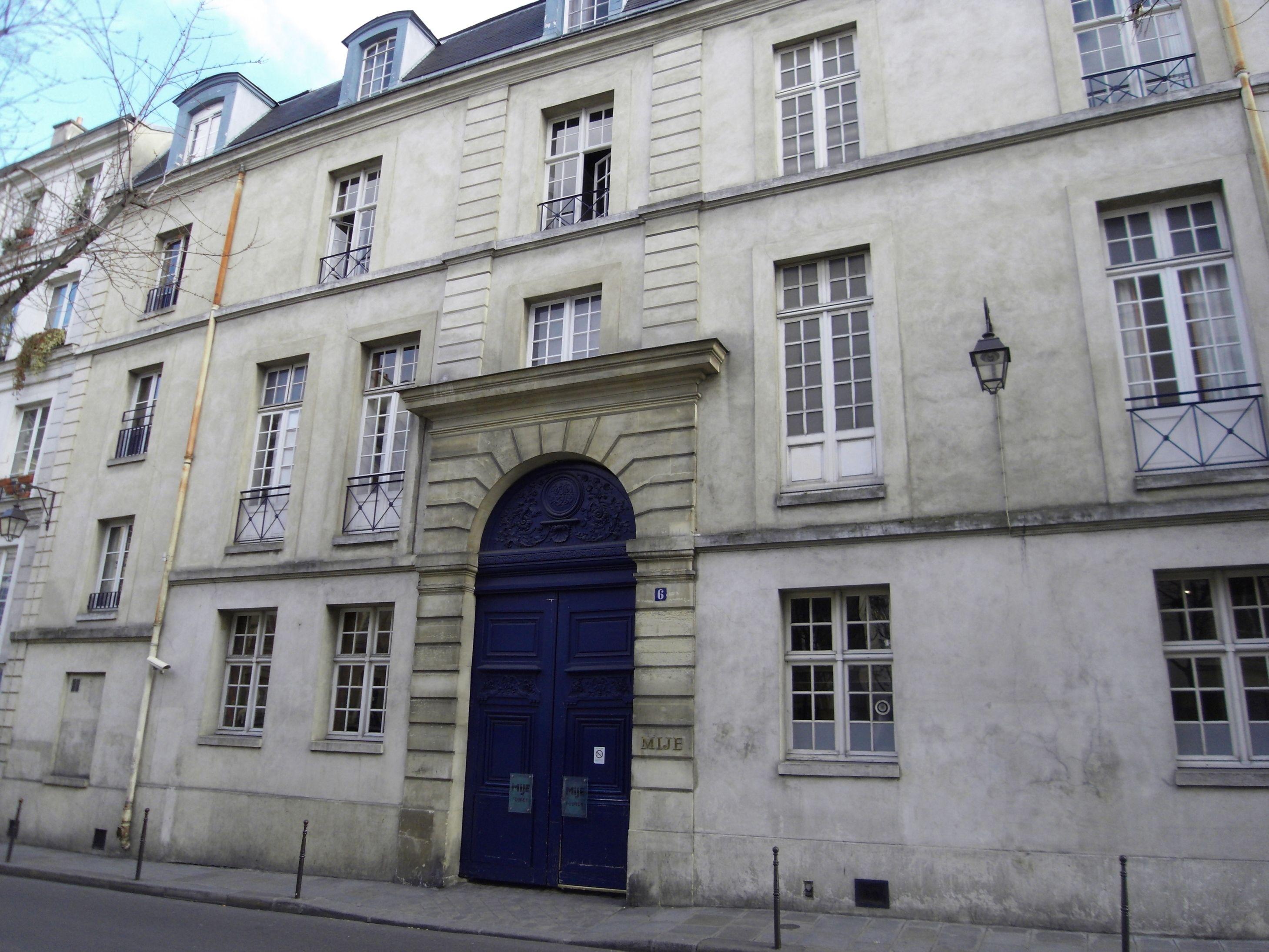 Mije Marais Hostel