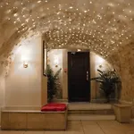 Mije Marais Hostel