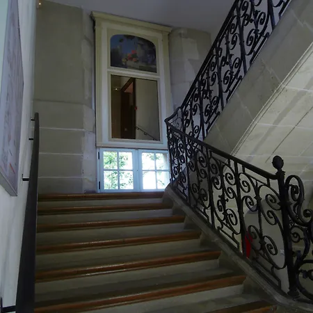 Mije Marais Hostel *